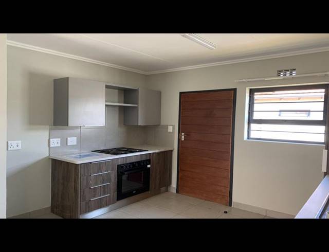 3 BEDROOM HOUSE FOR SALE IN PROTEA GLEN